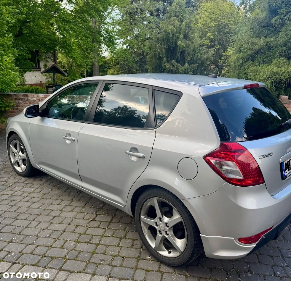 Kia Ceed - 8