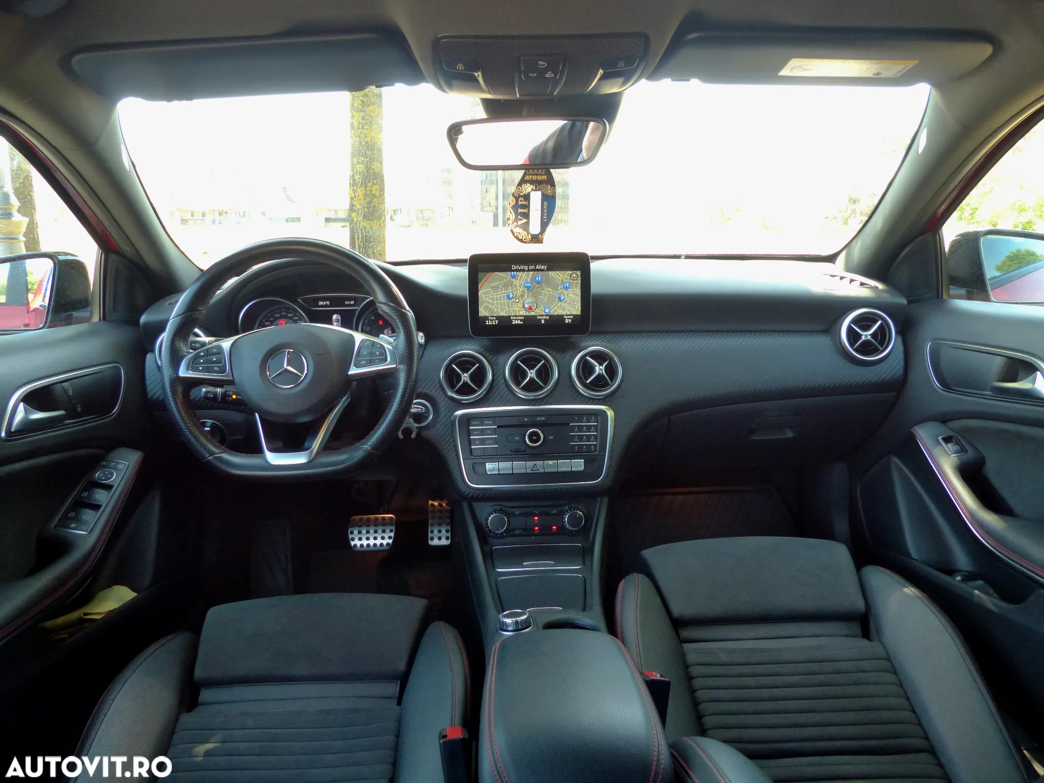 Mercedes-Benz A 180 7G-DCT AMG Line - 9