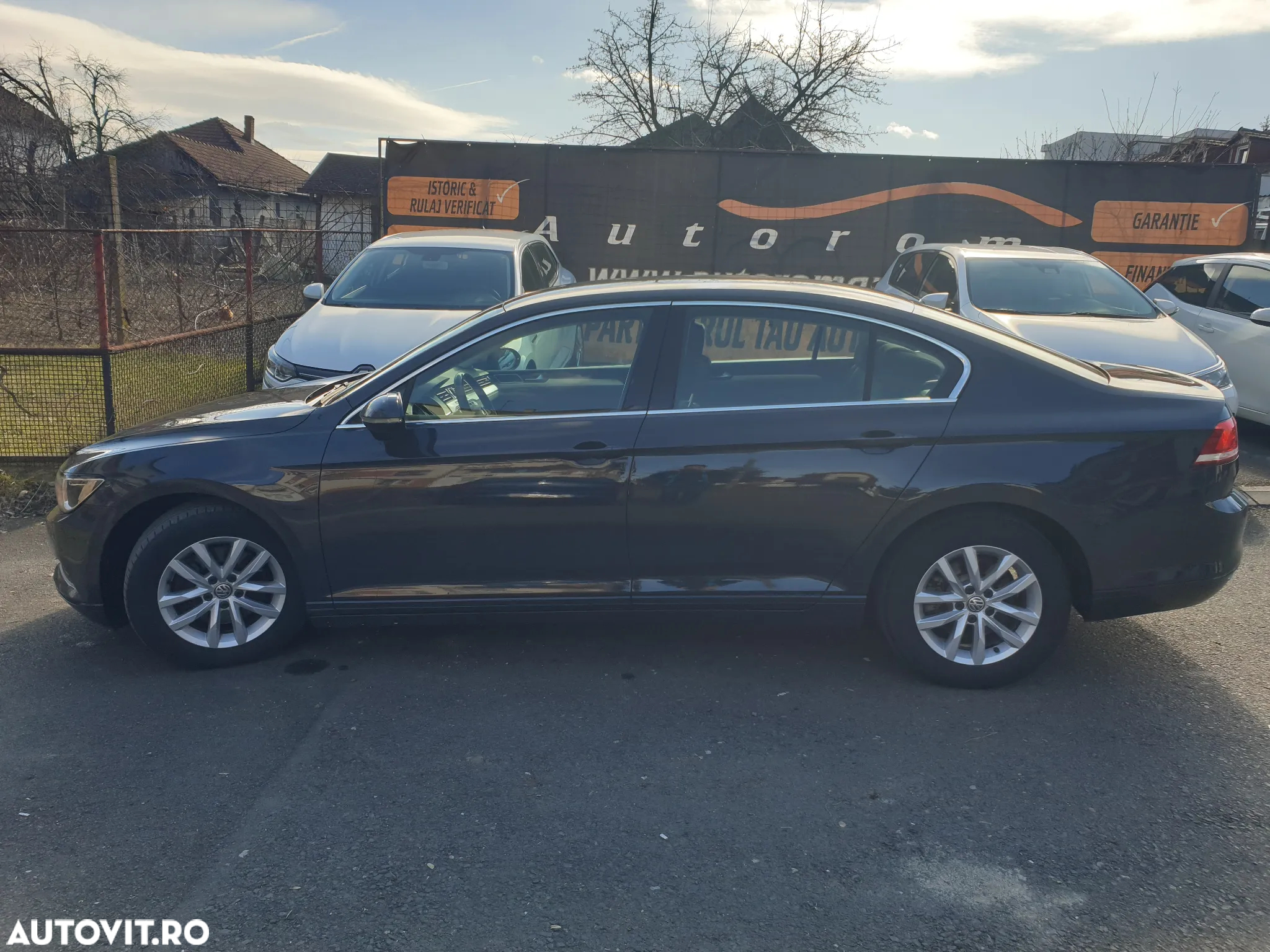 Volkswagen Passat 2.0 TDI DSG Comfortline - 4