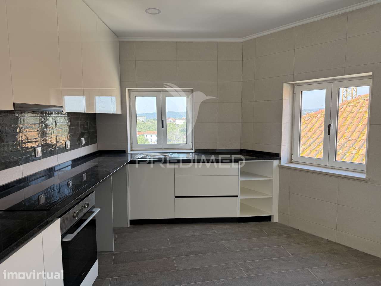 Apartamento T2 Novo com Garagem no Centro de Alcanena - Grande imagem: 3/29