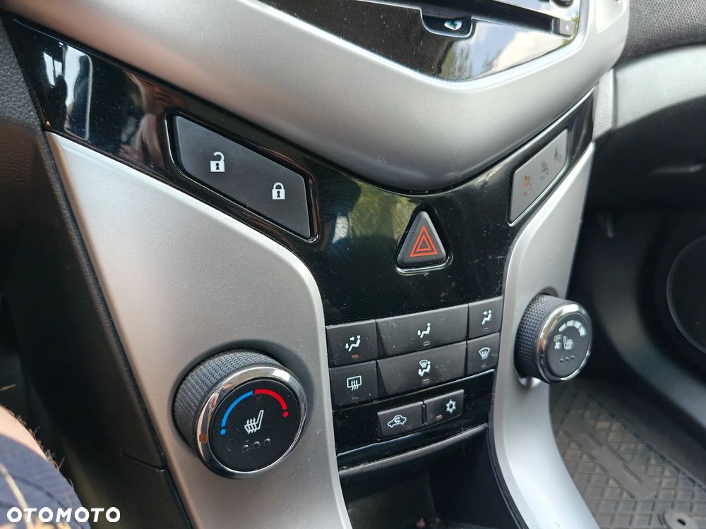 Chevrolet Cruze 1.6 LT - 18