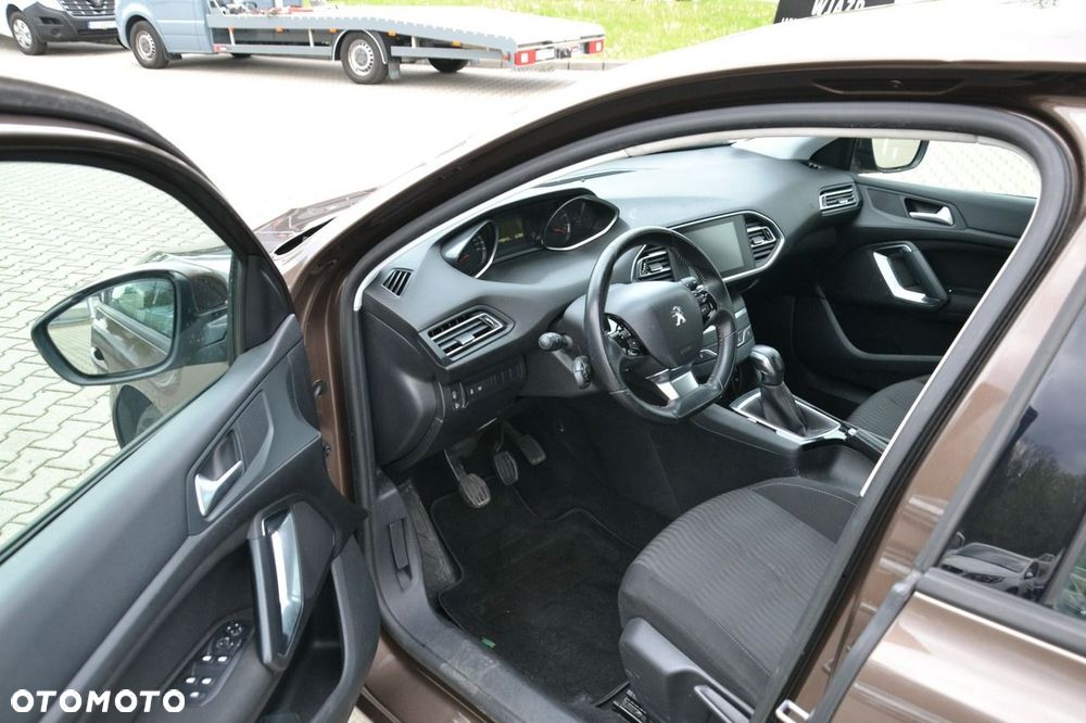 Peugeot 308 - 23