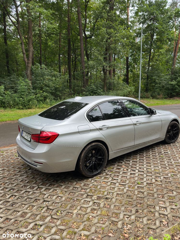 BMW Seria 3 330i Sport Line - 9