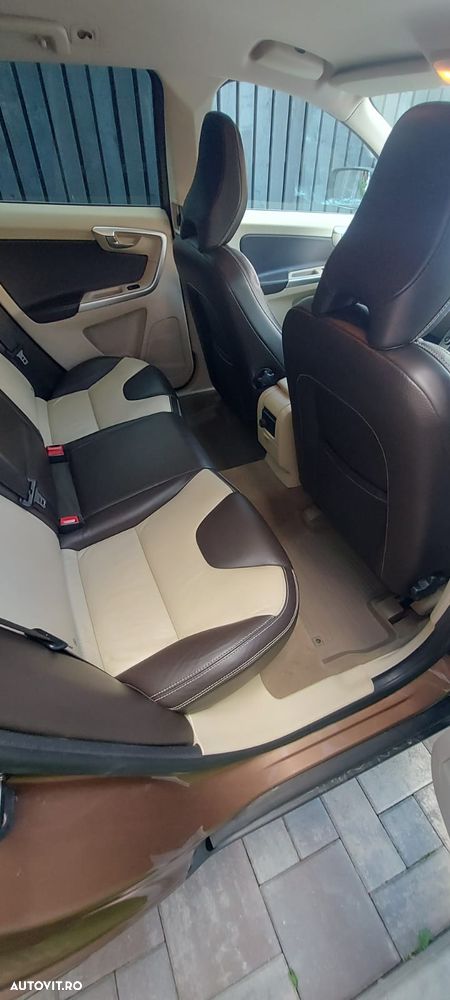 Volvo XC 60 2.4D AWD Base - 2