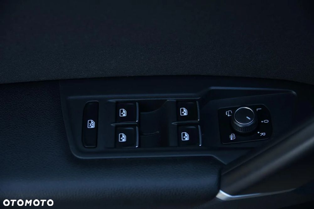 Volkswagen Tiguan - 31