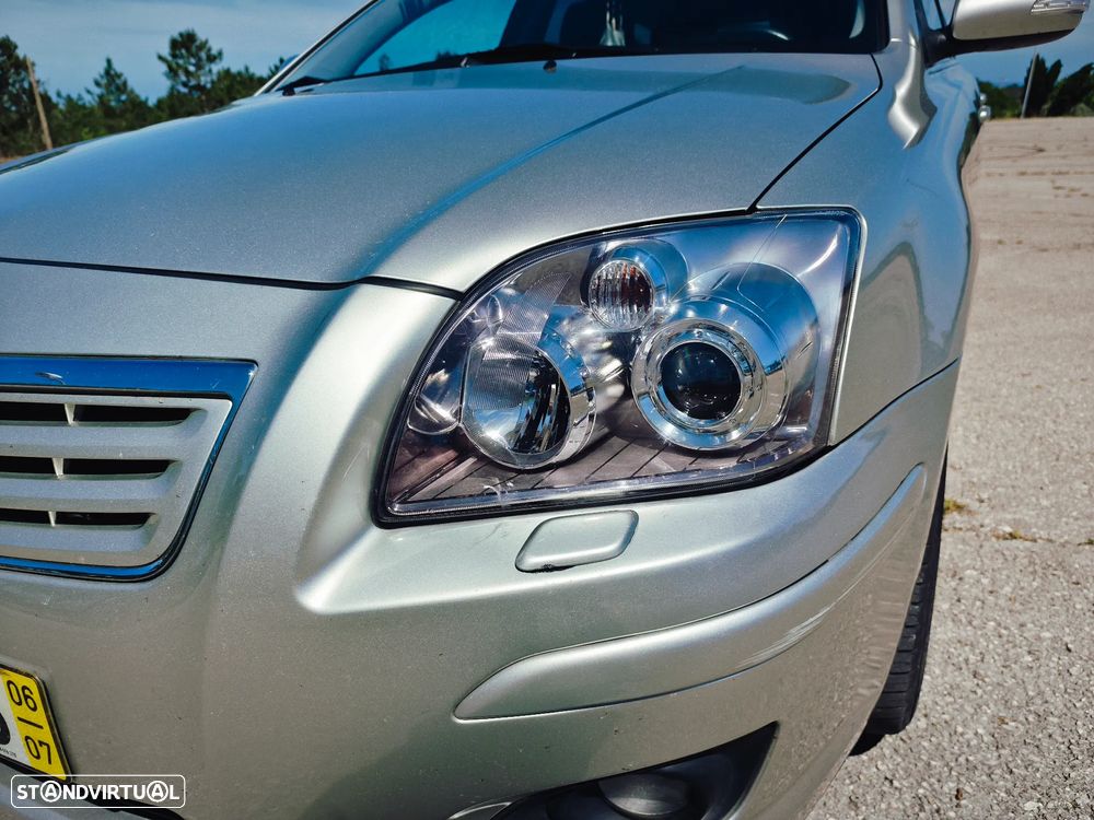 Toyota Avensis SW 2.0 D-4D - 19