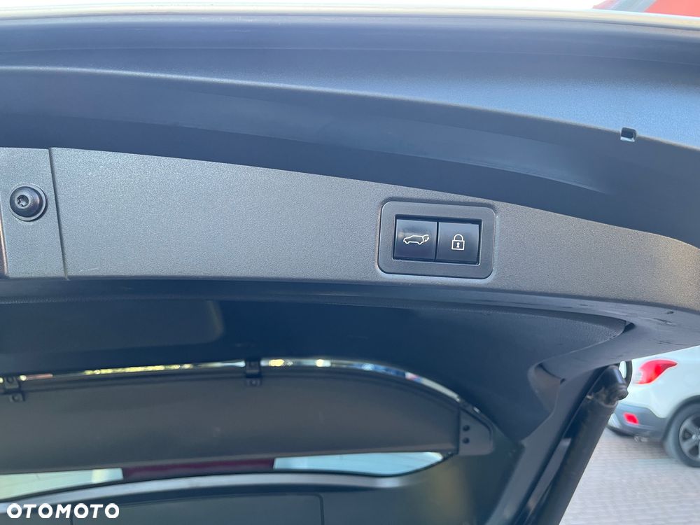 Toyota Corolla 2.0 Hybrid Executive - 24