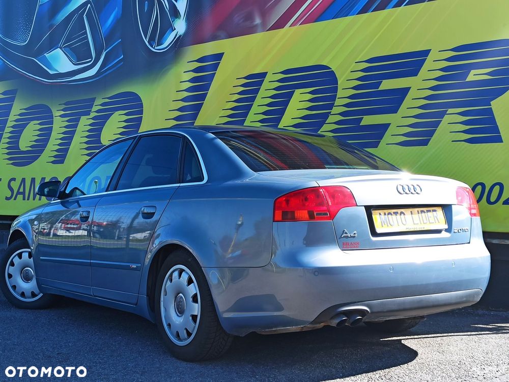 Audi A4 Limousine - 4