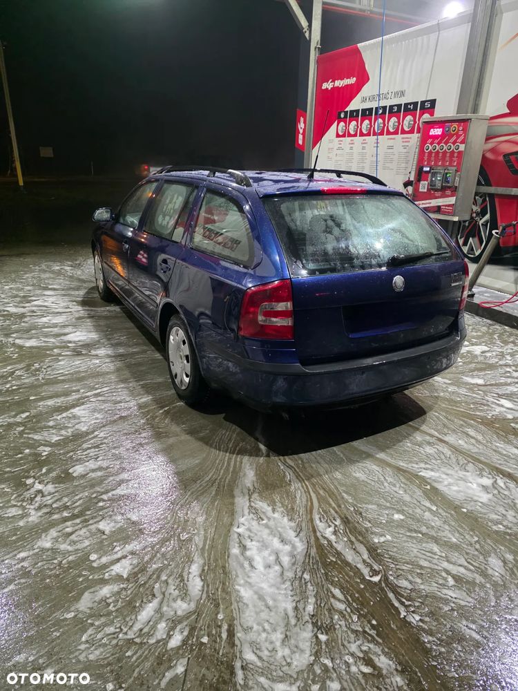 Skoda Octavia 2.0 TDI Elegance DSG - 2