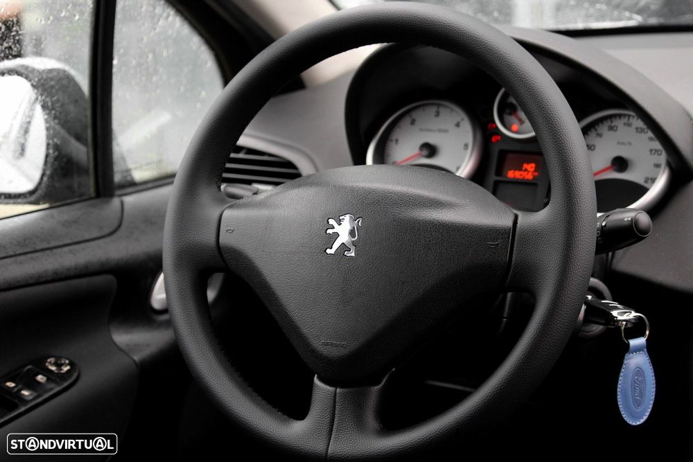 Peugeot 207 1.4 HDi Premium - 21