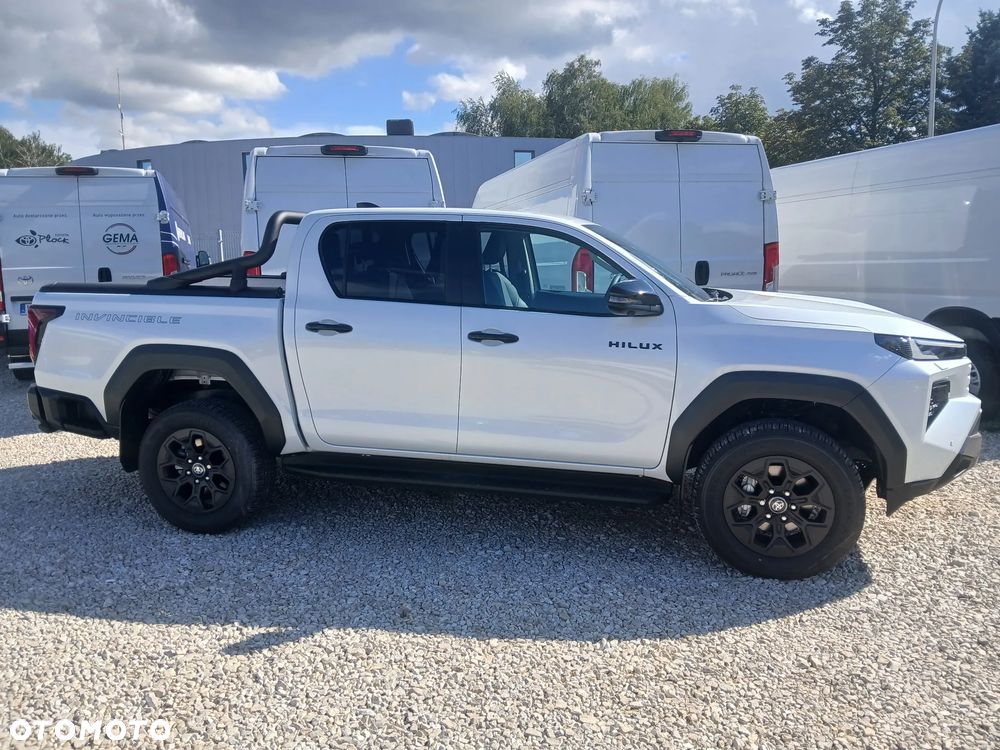 Toyota Hilux 2.8 D-4D mHEV Double Cab Invincible 4x4 - 10