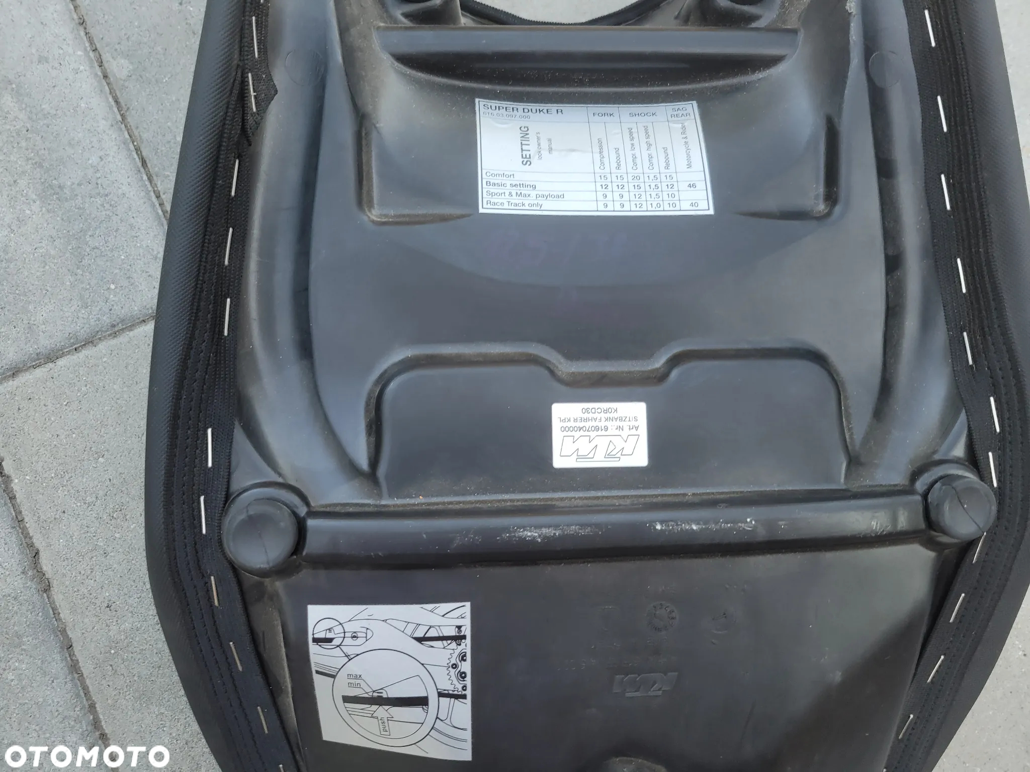 Siedzenie kierowcy, fotel, kanapa przód KTM 125 390 Duke - 19