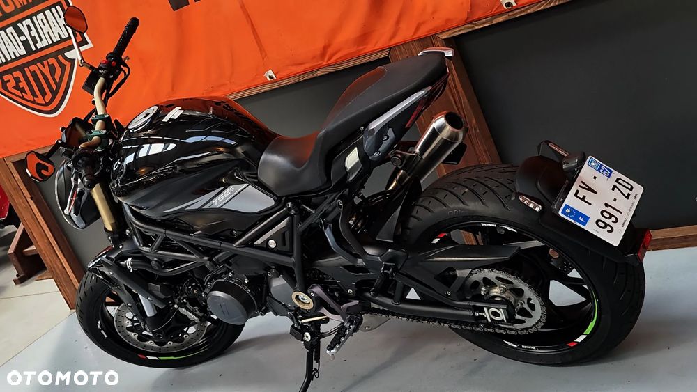 Benelli 752 S - 8