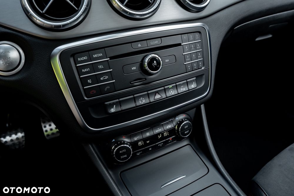 Mercedes-Benz CLA 250 7G-DCT AMG Line - 40