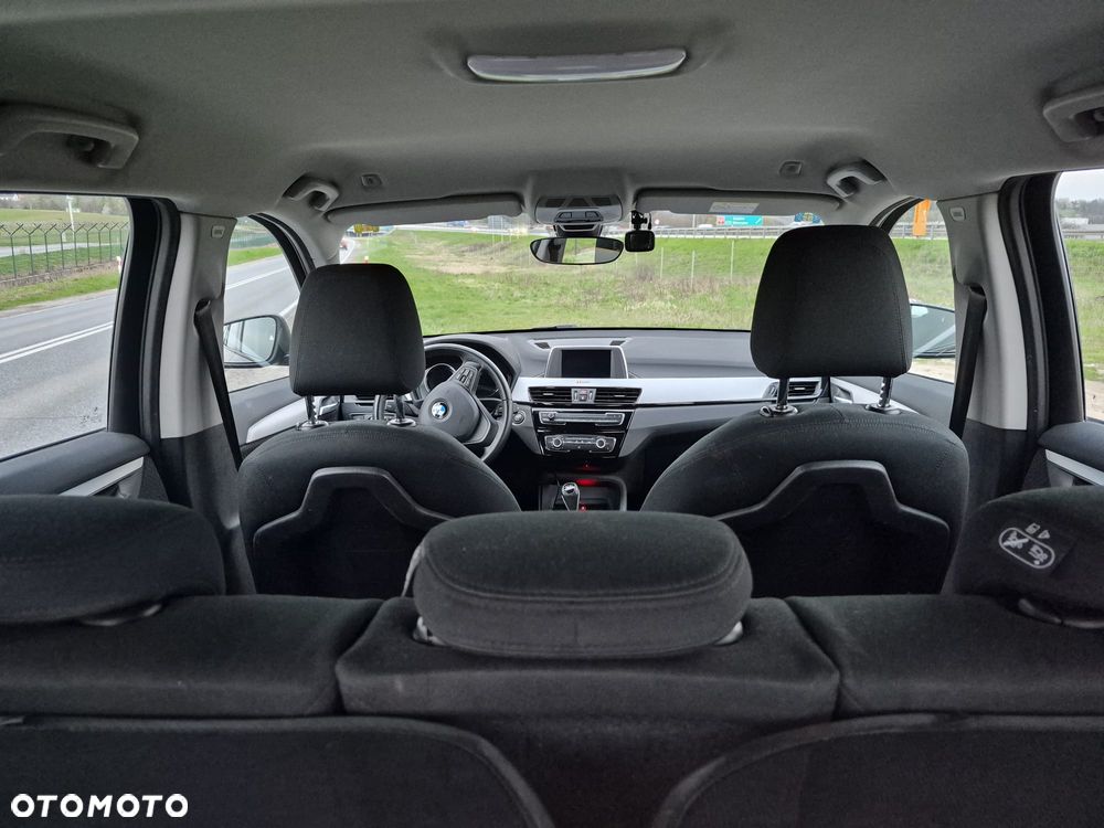 BMW X1 sDrive16d - 13