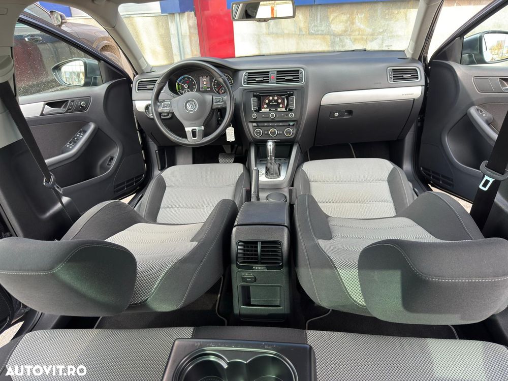 Volkswagen Jetta - 5