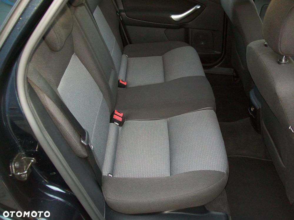 Ford Mondeo 2.0 Trend - 6