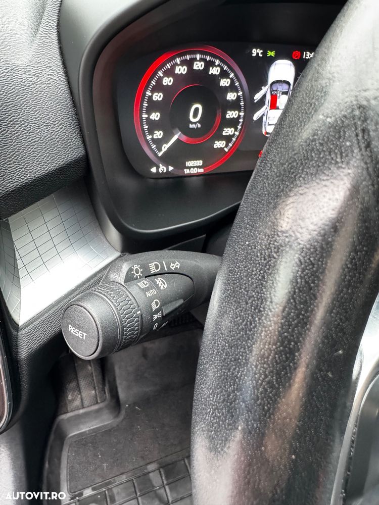 Volvo XC 40 D3 Momentum - 13