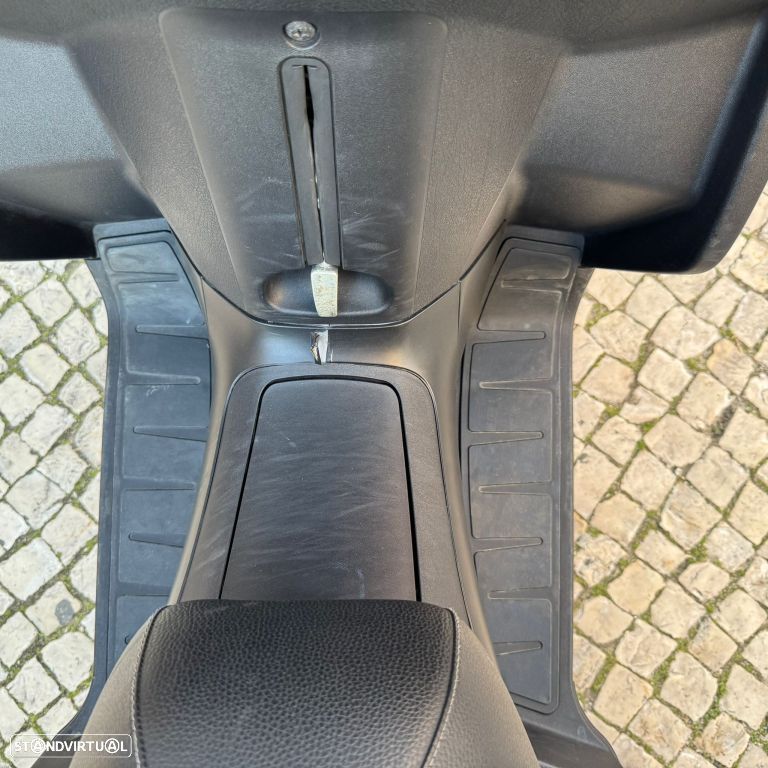 Piaggio MP3 250 - 17