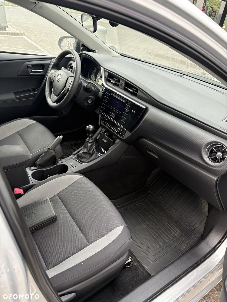 Toyota Auris - 4