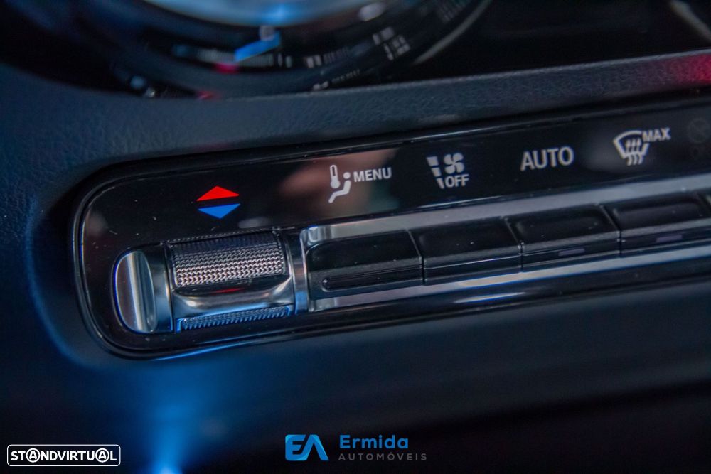 Mercedes-Benz GLA 250 - 53