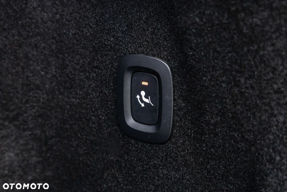 Volvo XC 60 B5 B AWD Ultimate Dark - 38