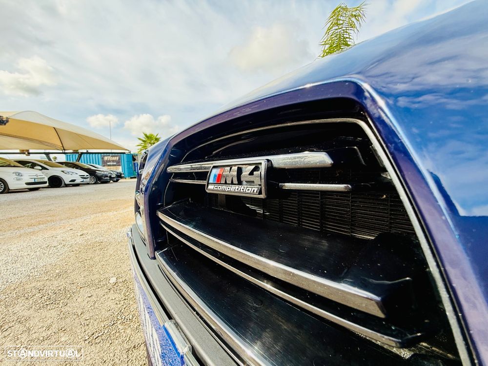 BMW M4 Competition - 4