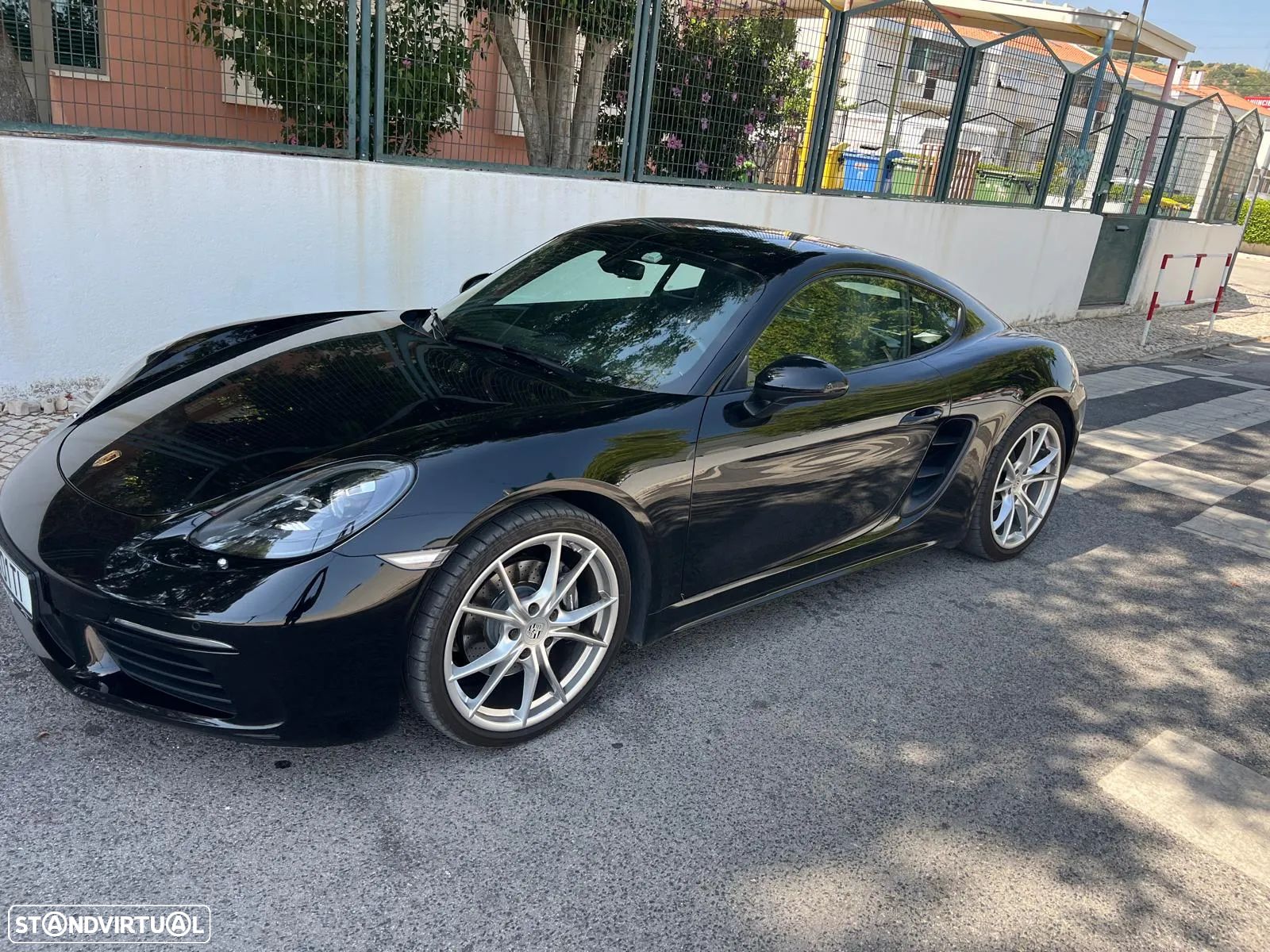 Porsche 718 Cayman - 1