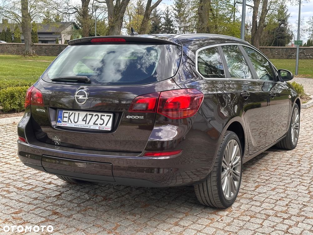 Opel Astra 2.0 CDTI Exklusiv - 11