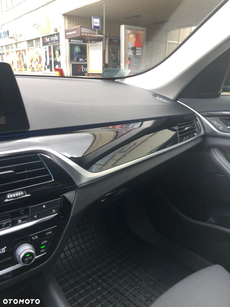 BMW Seria 5 520d xDrive Sport Line sport - 6