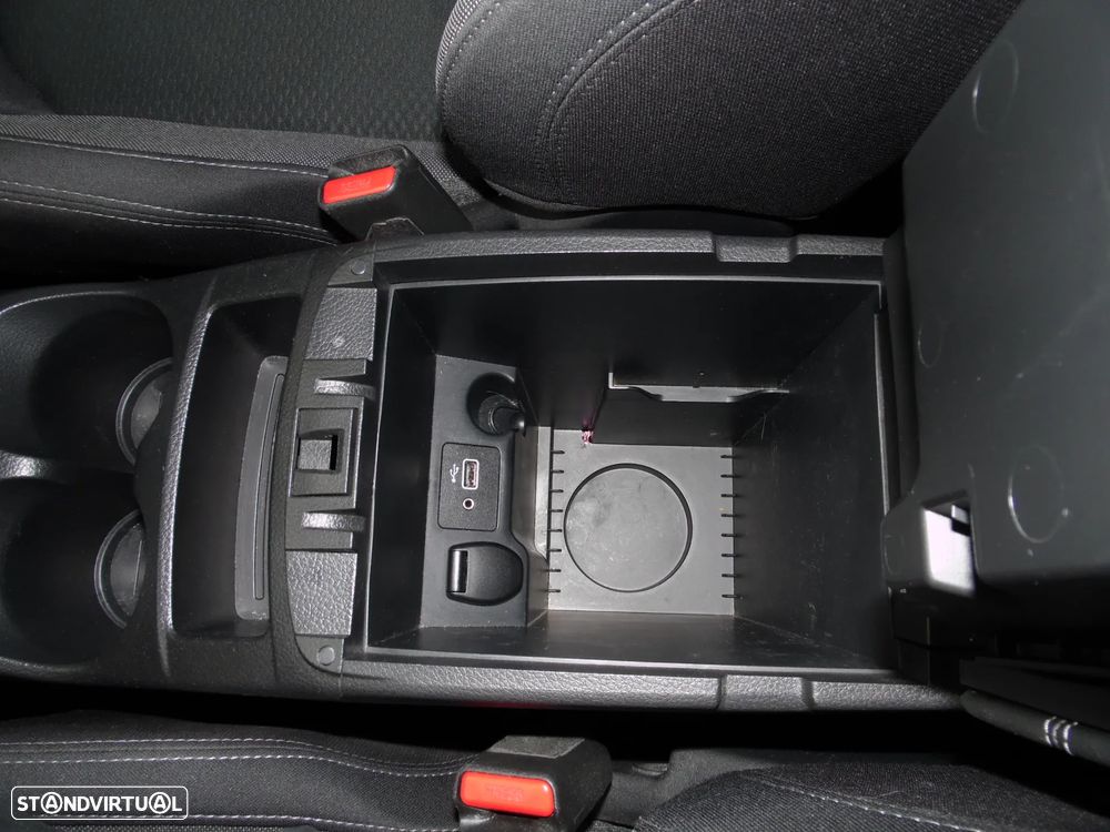 Nissan Qashqai 1.5 dCi N-Connecta J18 - 15