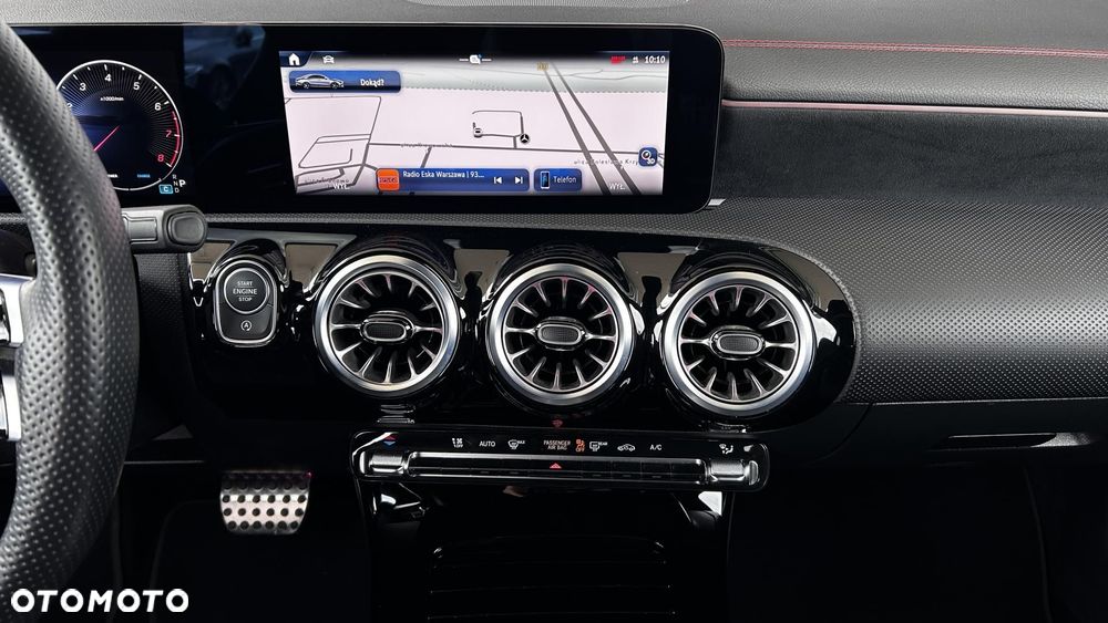 Mercedes-Benz CLA 180 AMG Line 7G-DCT - 17