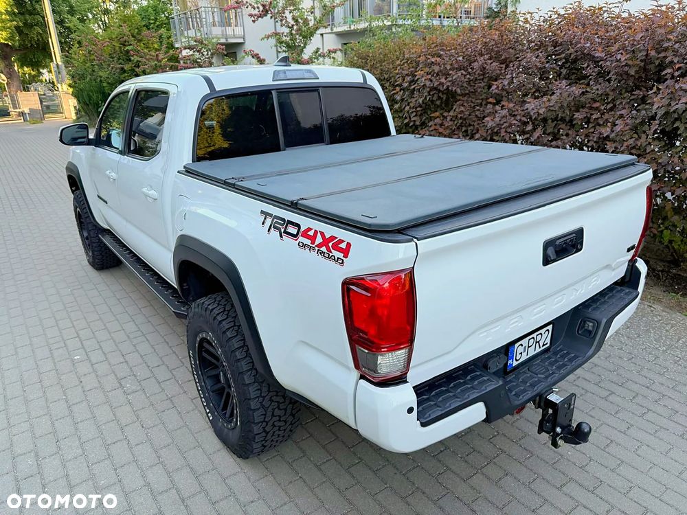Toyota Tacoma - 13