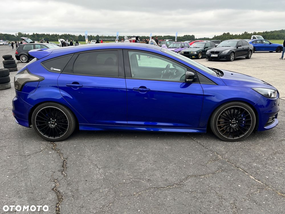 Ford Focus 2013 photo 2