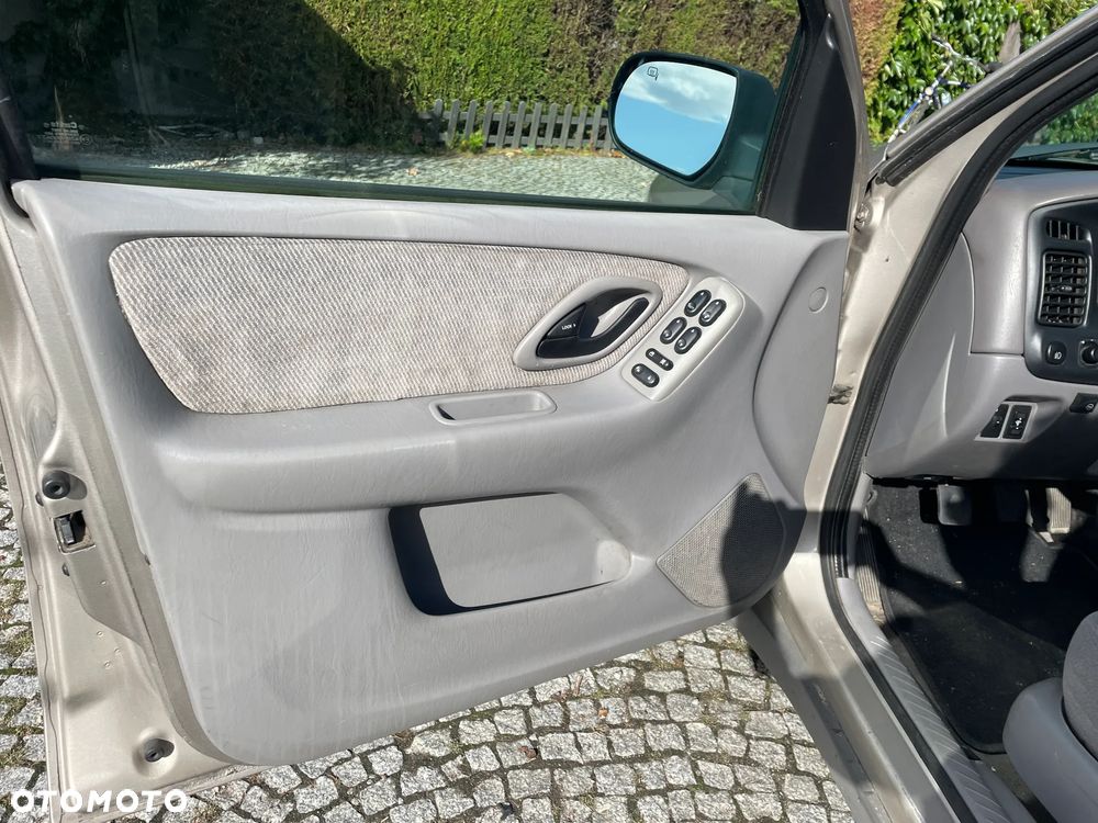 Mazda Tribute 2.0 Comfort - 16