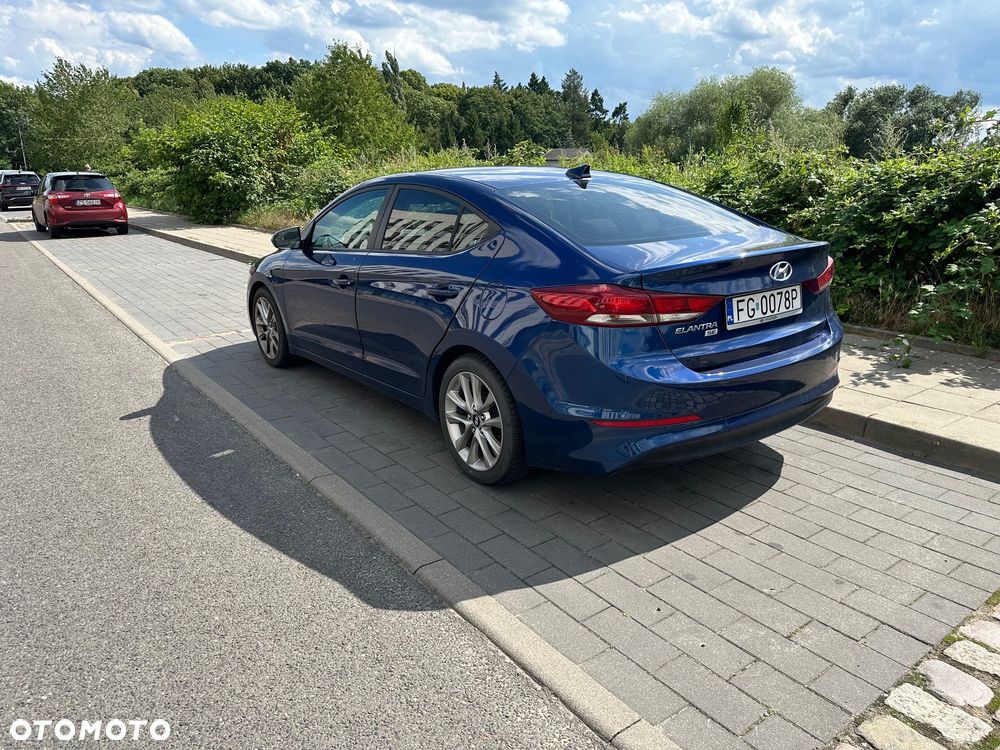 Hyundai Elantra 1.8 SE - 8