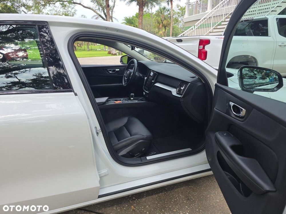 Volvo S60 B5 B AWD Plus Dark - 7