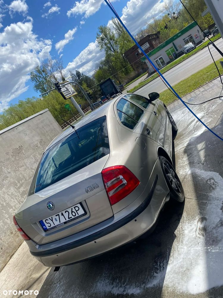 Skoda Octavia 1.6 Tour - 8