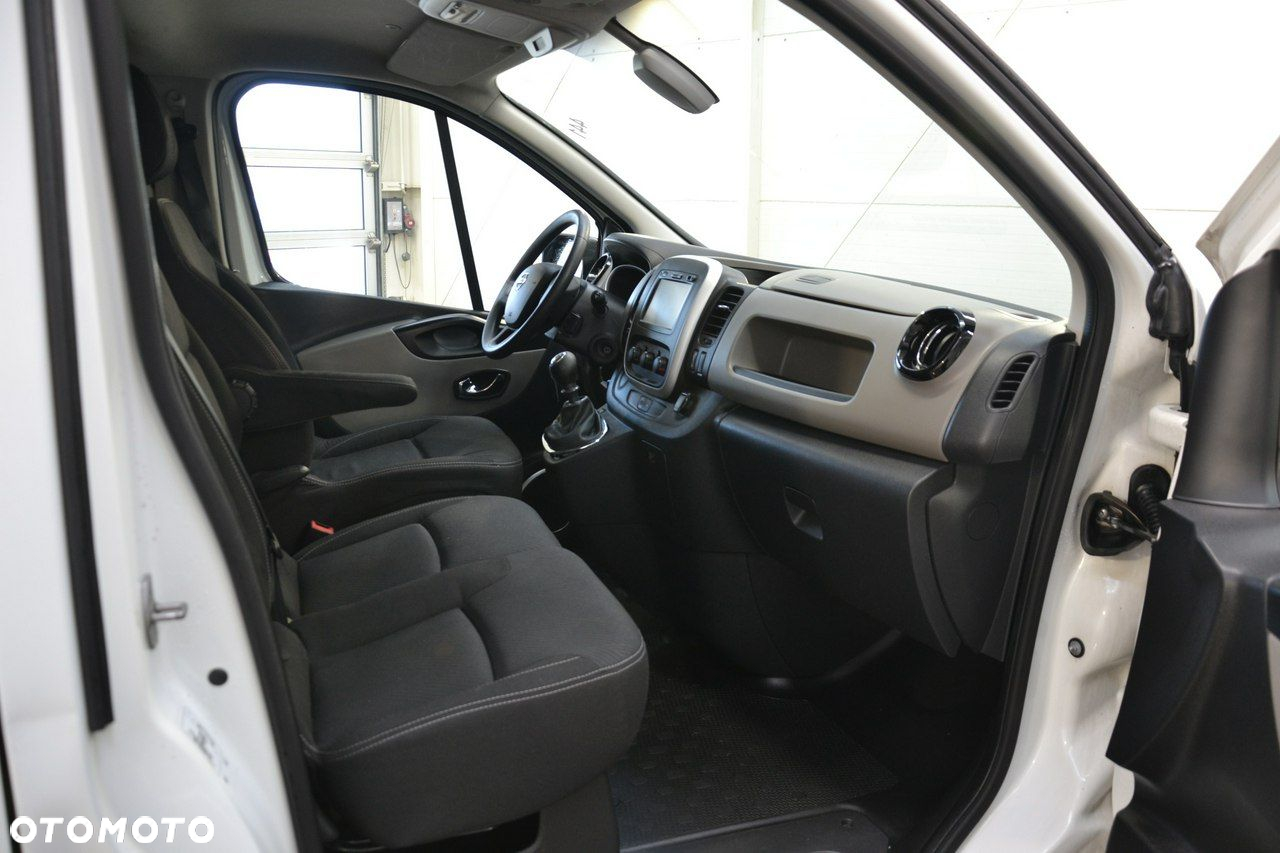 Nissan NV300 - 25