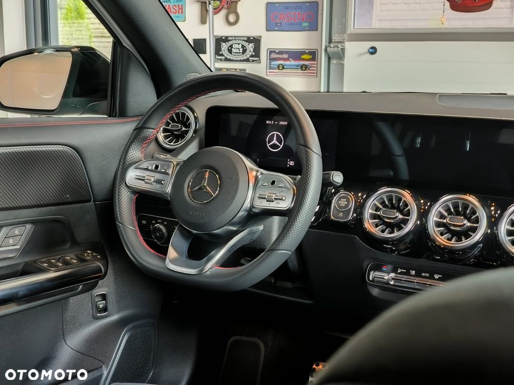 Mercedes-Benz GLA 200 AMG Line - 11