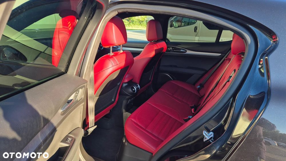Alfa Romeo Stelvio 2.0 Turbo 16V AT8-Q4 Veloce - 10