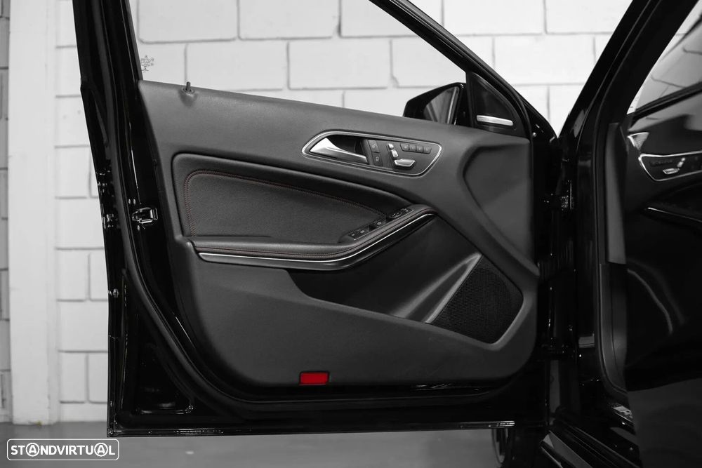 Mercedes-Benz A 45 AMG - 22