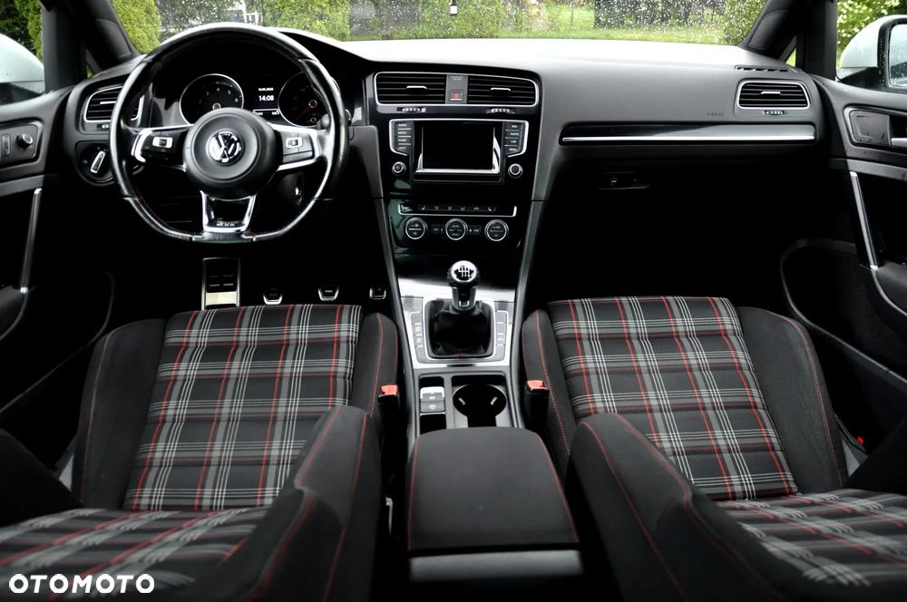 Volkswagen Golf 2.0 TSI BMT GTI - 37