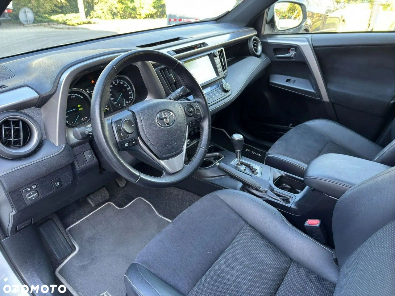 Toyota RAV4 - 18