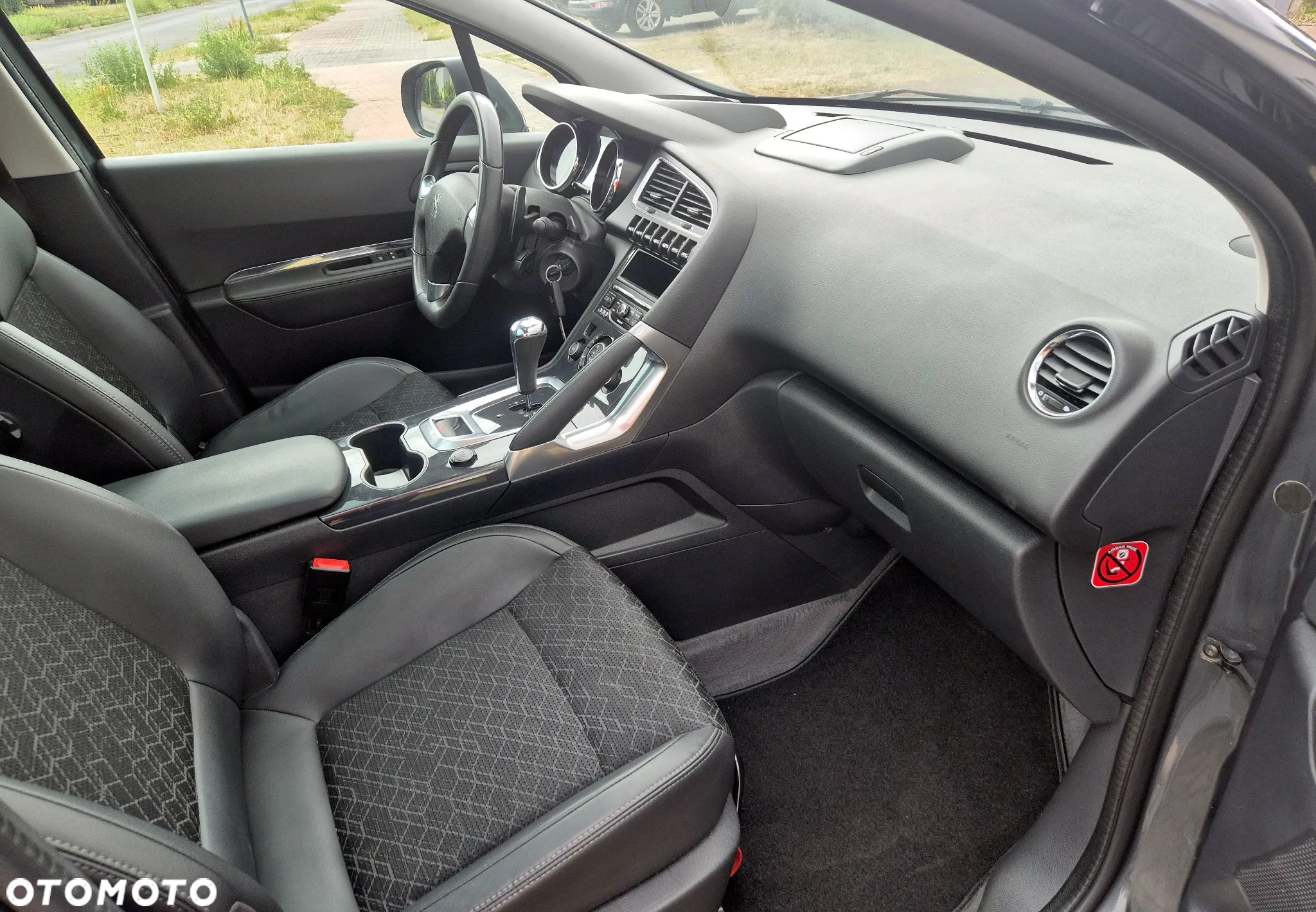 Peugeot 3008 HDi FAP 115 EGS6 Stop&Start Business-Line - 11