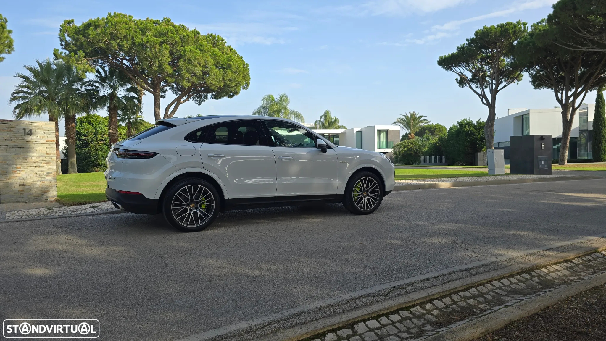 Porsche Cayenne Coupé E-Hybrid - 2