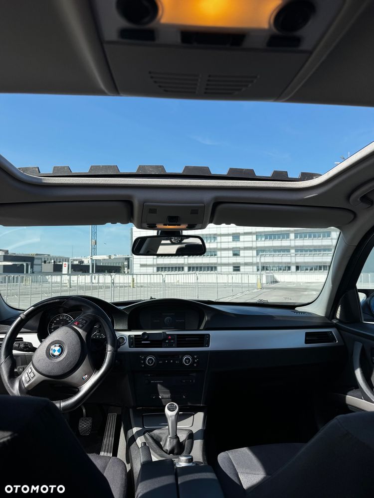 BMW Seria 3 320i - 11