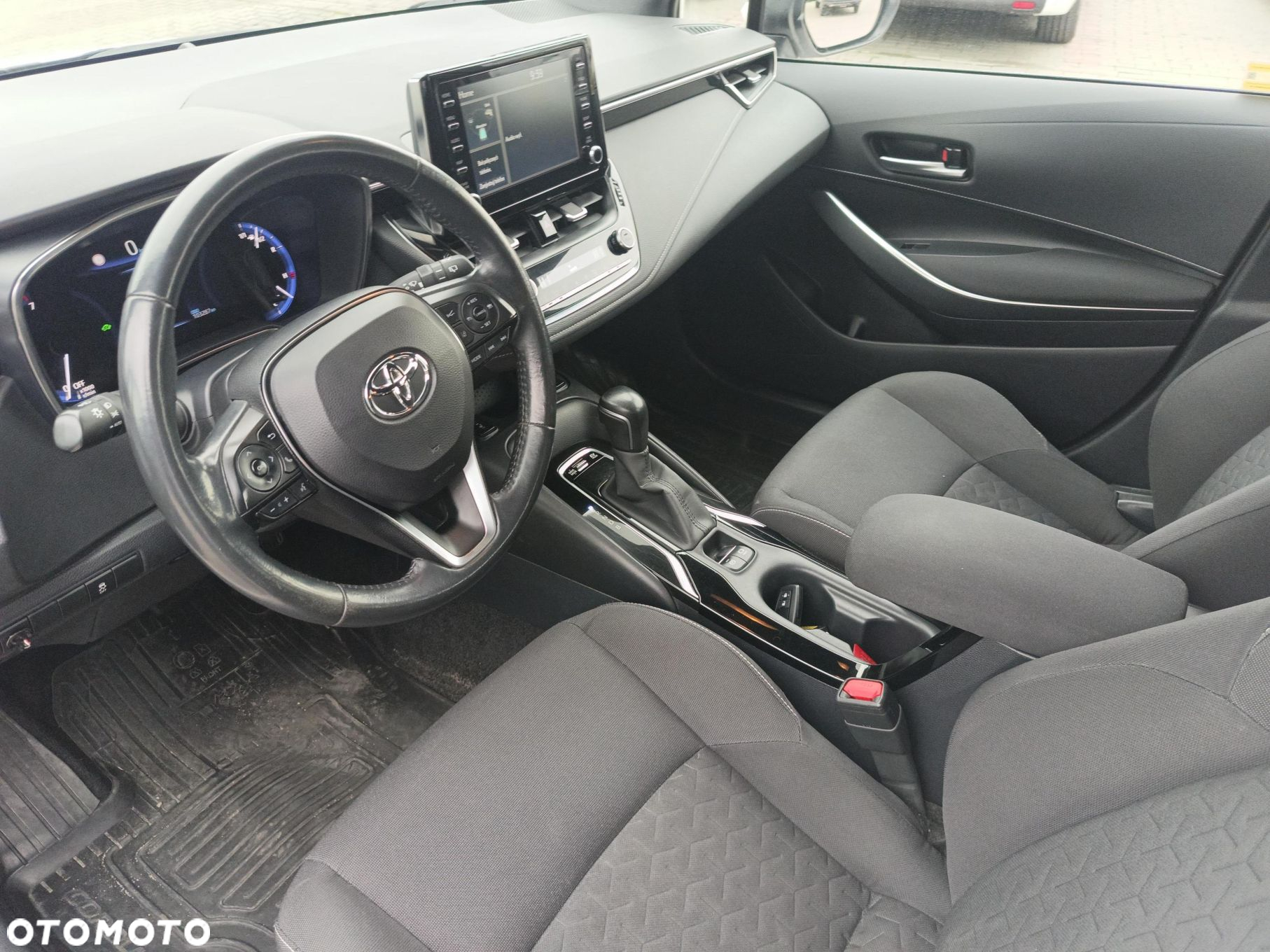 Toyota Corolla 1.8 Hybrid Comfort - 9