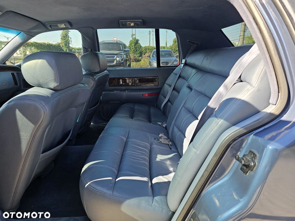 Cadillac Fleetwood 5.7 STD - 21