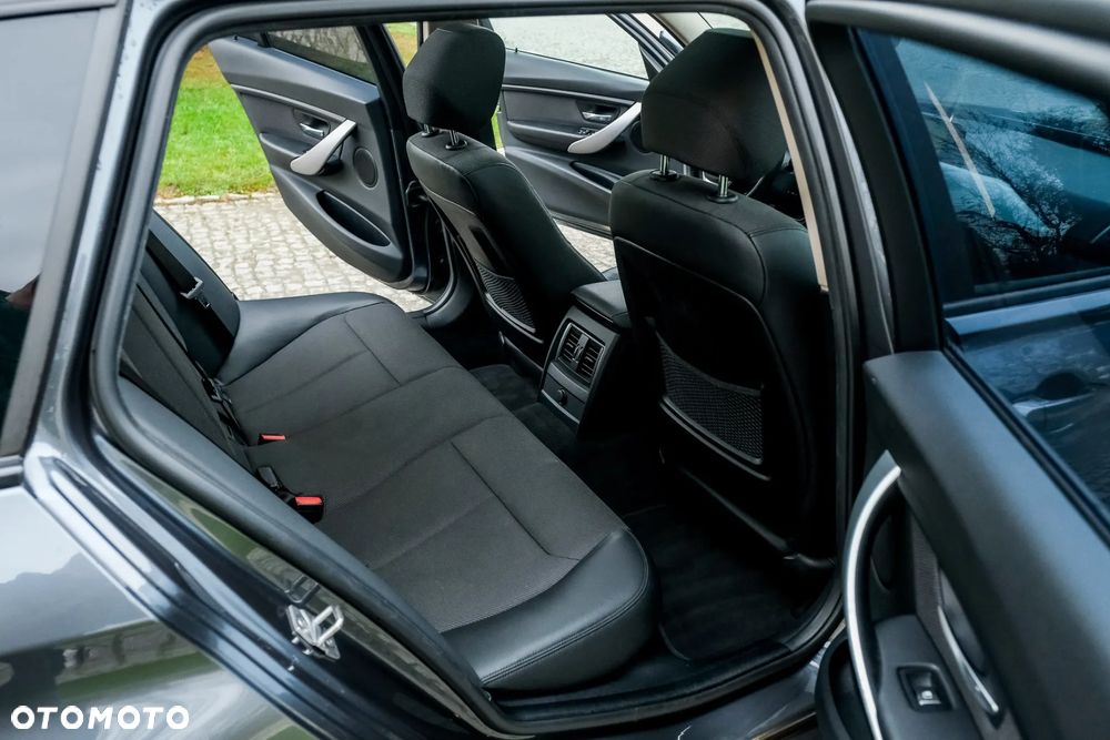 BMW Seria 3 318d Luxury Line - 22